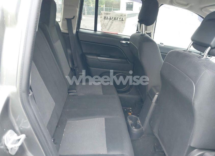 Photo 8 of 2013 Jeep Compass LATITUDE (VIN 1C4NJDEB6DD237188)