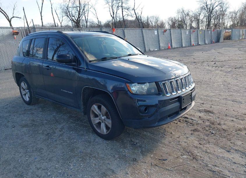 2014 Jeep Compass LATITUDE (VIN 1C4NJDEB6ED530770) main photo