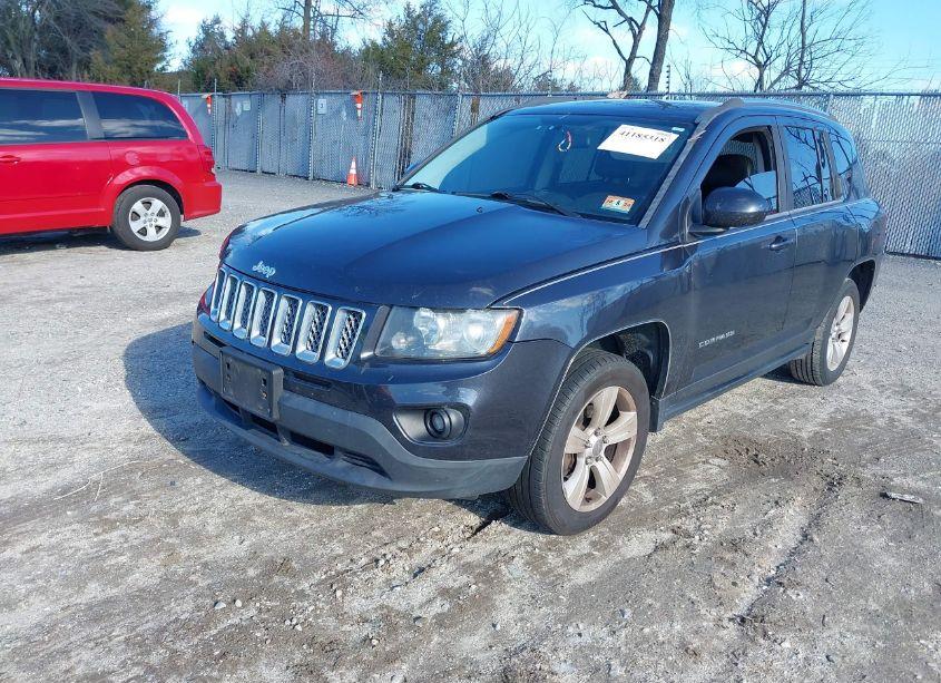 Photo 2 of 2014 Jeep Compass LATITUDE (VIN 1C4NJDEB6ED530770)