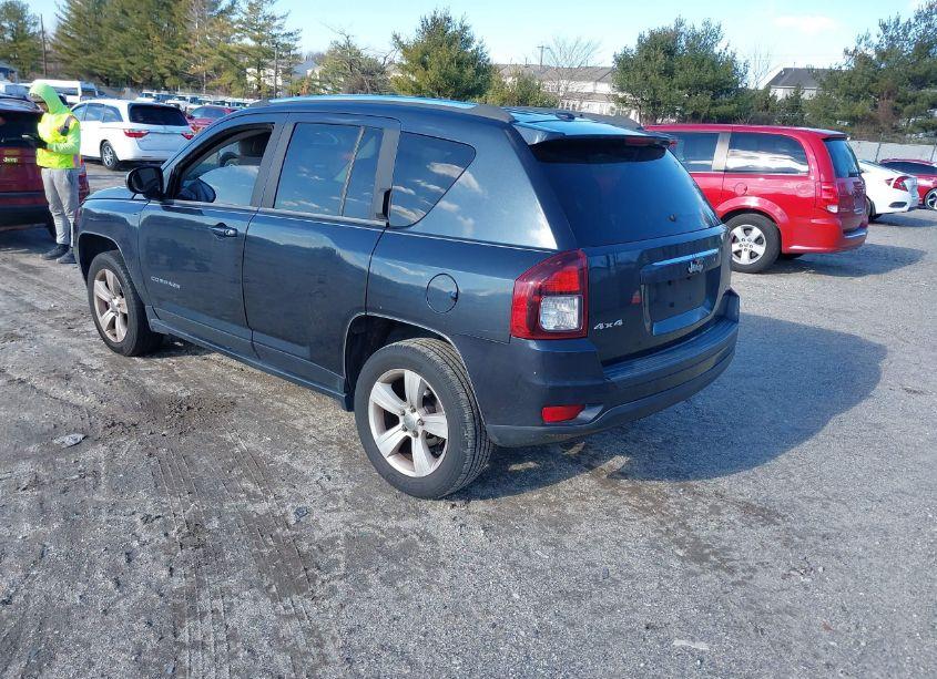 Photo 3 of 2014 Jeep Compass LATITUDE (VIN 1C4NJDEB6ED530770)