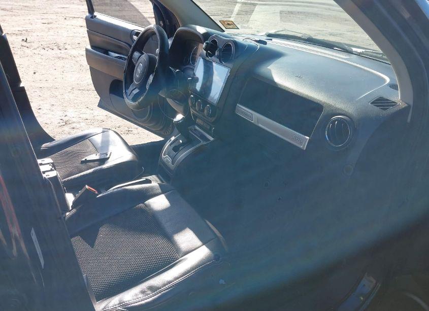 Photo 5 of 2014 Jeep Compass LATITUDE (VIN 1C4NJDEB6ED530770)