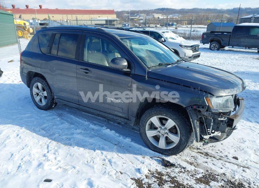 2014 Jeep Compass LATITUDE (VIN 1C4NJDEB6ED713957) main photo