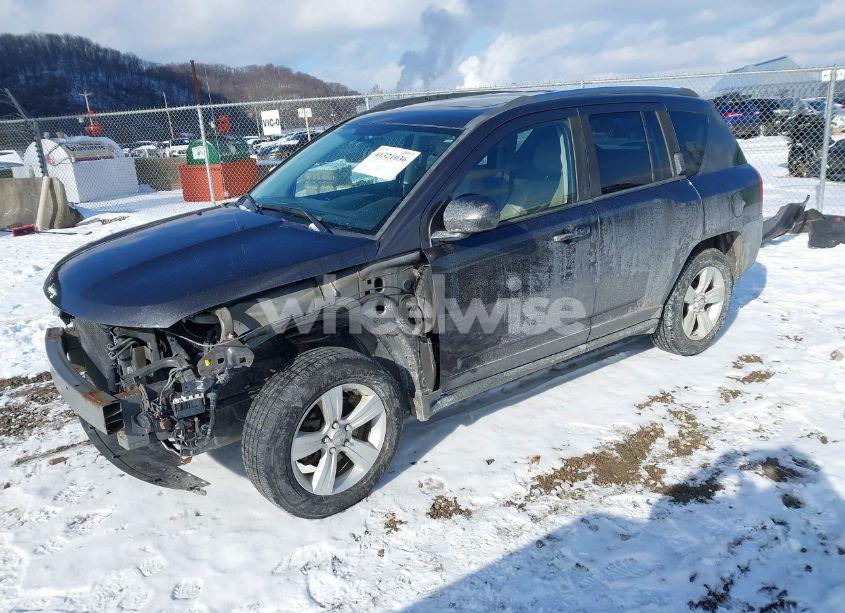 Photo 2 of 2014 Jeep Compass LATITUDE (VIN 1C4NJDEB6ED713957)