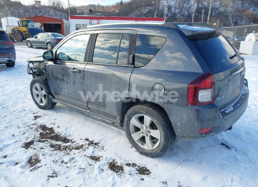 Photo 3 of 2014 Jeep Compass LATITUDE (VIN 1C4NJDEB6ED713957)