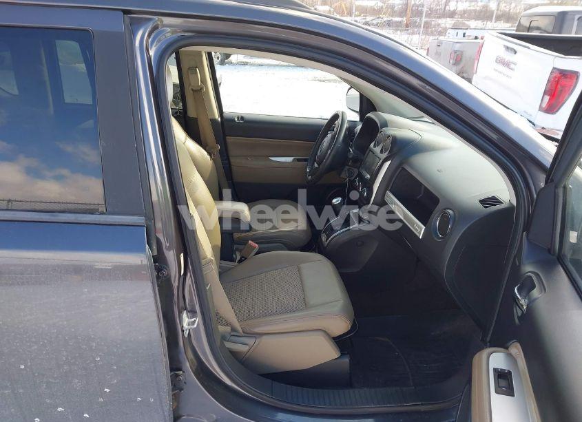 Photo 5 of 2014 Jeep Compass LATITUDE (VIN 1C4NJDEB6ED713957)