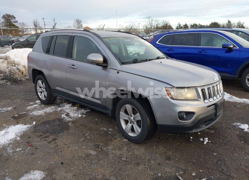2014 Jeep Compass LATITUDE (VIN 1C4NJDEB6ED735005) main photo