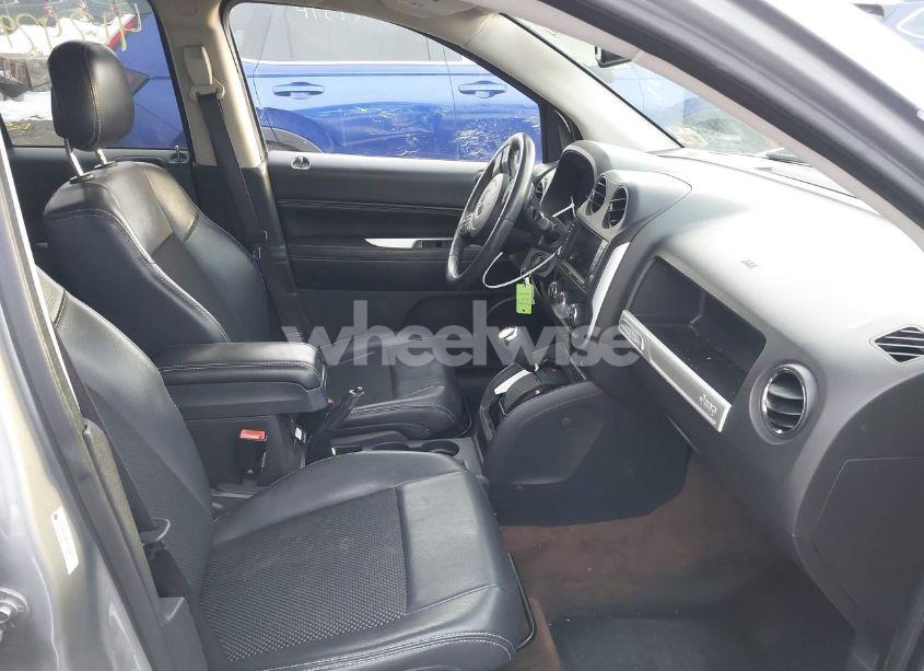 Photo 5 of 2014 Jeep Compass LATITUDE (VIN 1C4NJDEB6ED735005)