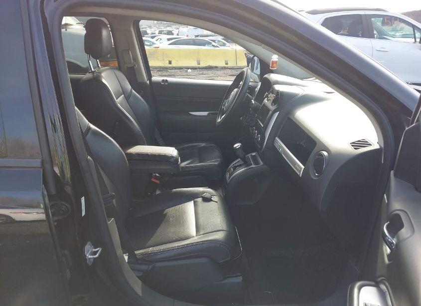 Photo 5 of 2015 Jeep Compass HIGH ALTITUDE EDITION (VIN 1C4NJDEB6FD105471)