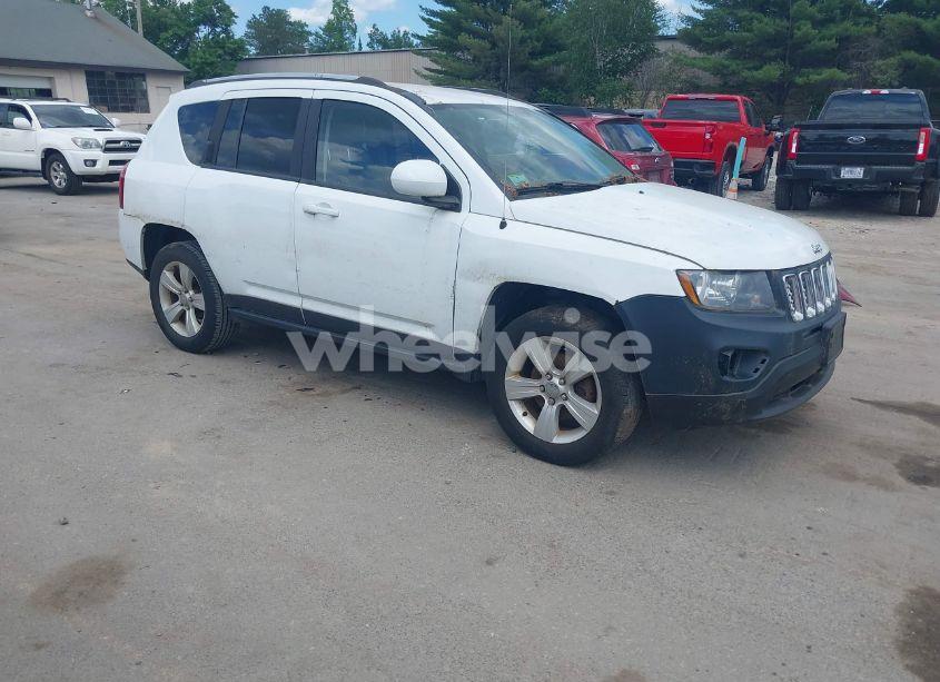 2016 Jeep Compass LATITUDE (VIN 1C4NJDEB6GD596061) main photo