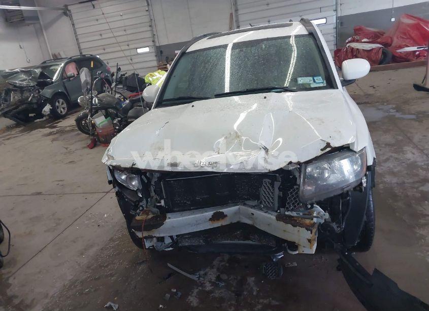 Photo 13 of 2016 Jeep Compass HIGH ALTITUDE EDITION (VIN 1C4NJDEB6GD733760)