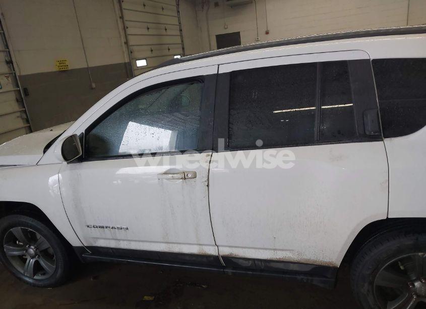 Photo 15 of 2016 Jeep Compass HIGH ALTITUDE EDITION (VIN 1C4NJDEB6GD733760)