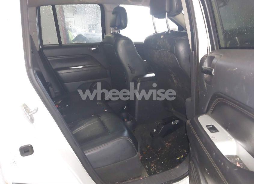 Photo 8 of 2016 Jeep Compass HIGH ALTITUDE EDITION (VIN 1C4NJDEB6GD733760)