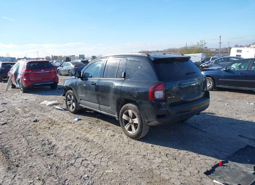 Photo 3 of 2016 Jeep Compass LATITUDE (VIN 1C4NJDEB6GD757993)
