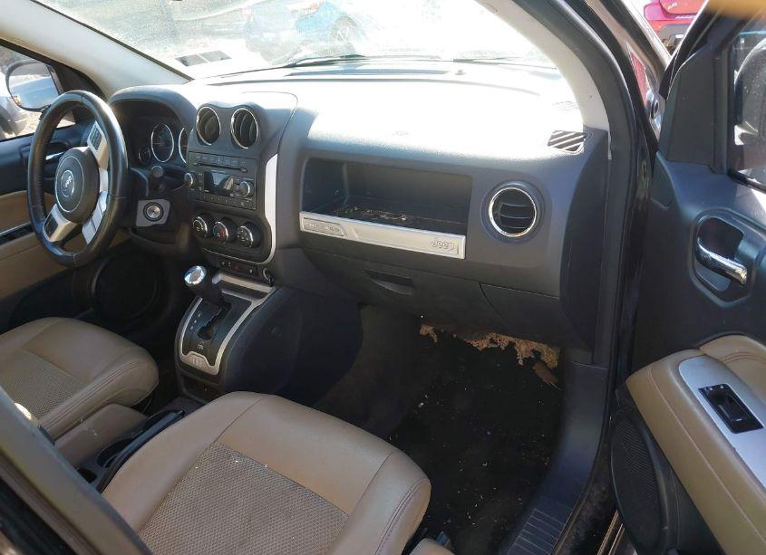 Photo 5 of 2016 Jeep Compass LATITUDE (VIN 1C4NJDEB6GD757993)