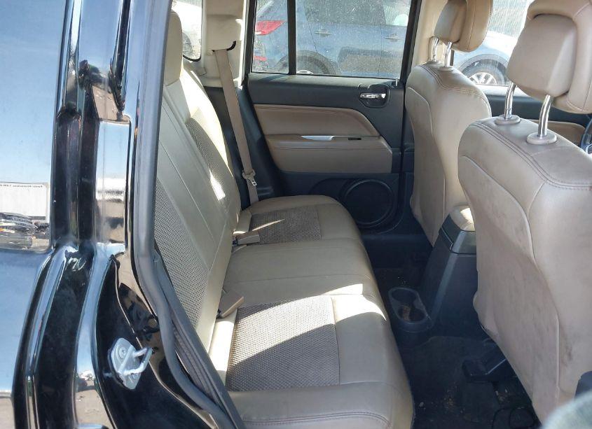 Photo 8 of 2016 Jeep Compass LATITUDE (VIN 1C4NJDEB6GD757993)