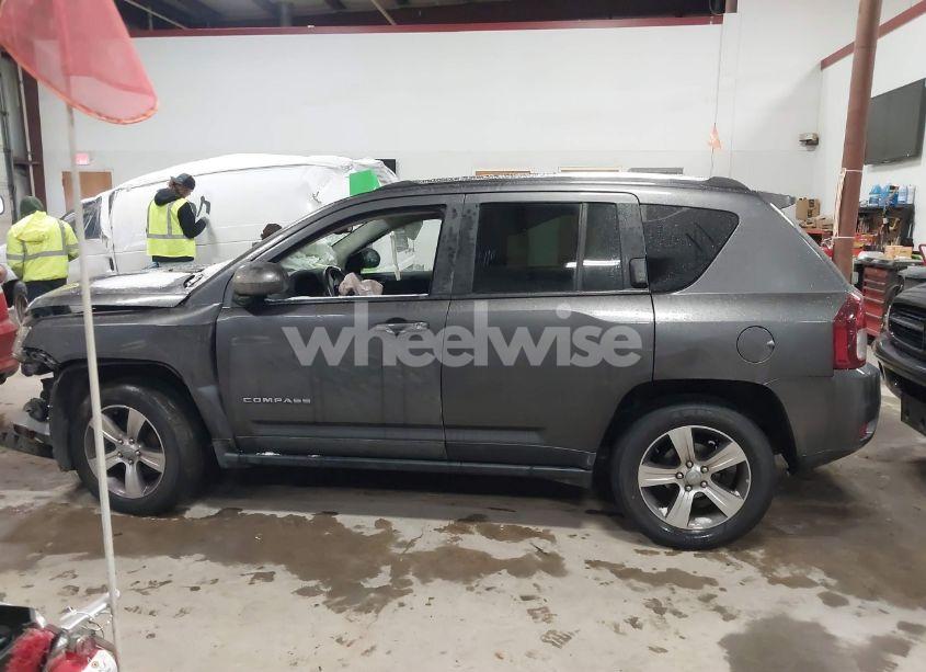 Photo 14 of 2017 Jeep Compass HIGH ALTITUDE 4X4 (VIN 1C4NJDEB6HD192808)