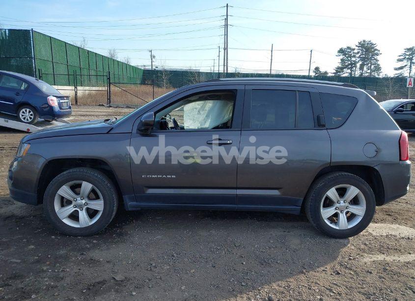 Photo 14 of 2017 Jeep Compass LATITUDE 4X4 (VIN 1C4NJDEB6HD210255)