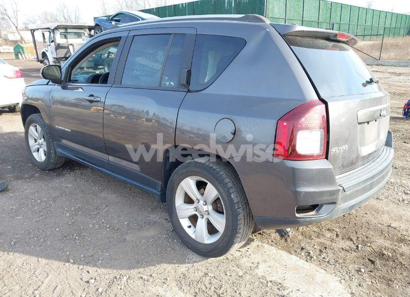 Photo 3 of 2017 Jeep Compass LATITUDE 4X4 (VIN 1C4NJDEB6HD210255)