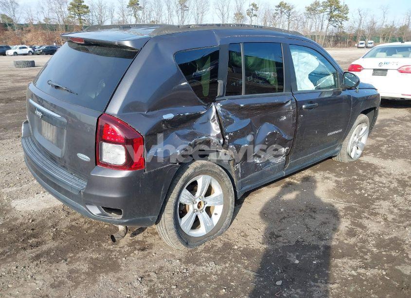 Photo 4 of 2017 Jeep Compass LATITUDE 4X4 (VIN 1C4NJDEB6HD210255)