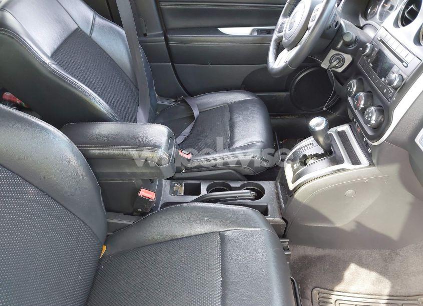 Photo 5 of 2017 Jeep Compass LATITUDE 4X4 (VIN 1C4NJDEB6HD210255)