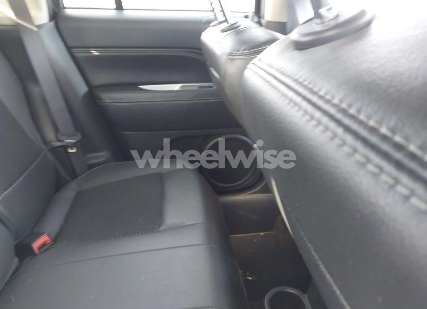 Photo 8 of 2017 Jeep Compass LATITUDE 4X4 (VIN 1C4NJDEB6HD210255)