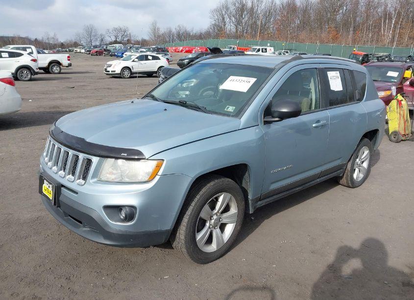 Photo 2 of 2013 Jeep Compass LATITUDE (VIN 1C4NJDEB7DD234364)