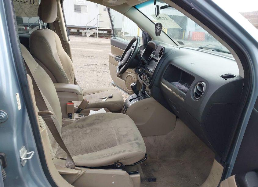 Photo 5 of 2013 Jeep Compass LATITUDE (VIN 1C4NJDEB7DD234364)