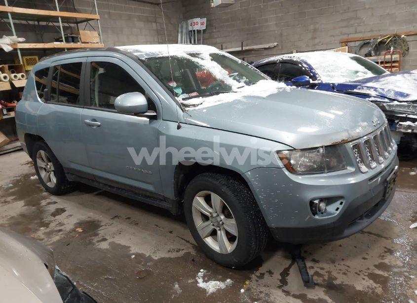 2014 Jeep Compass LATITUDE (VIN 1C4NJDEB7ED601765) main photo