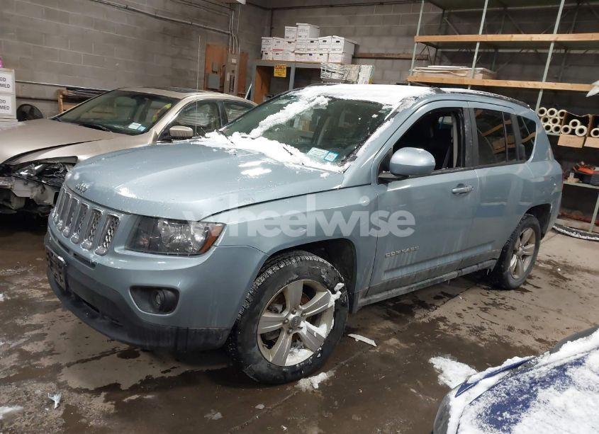 Photo 2 of 2014 Jeep Compass LATITUDE (VIN 1C4NJDEB7ED601765)