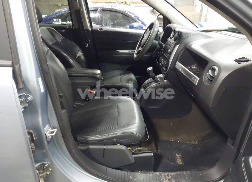 Photo 5 of 2014 Jeep Compass LATITUDE (VIN 1C4NJDEB7ED601765)