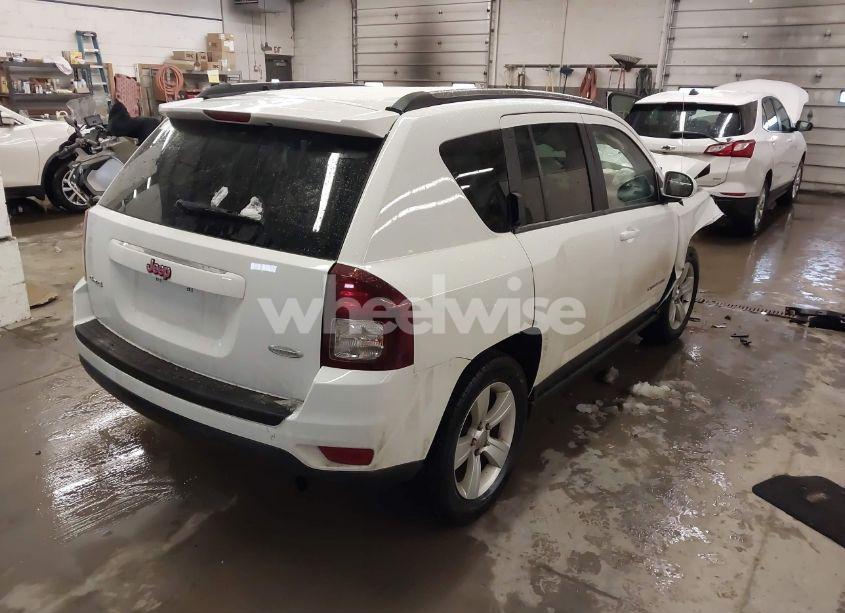 Photo 4 of 2014 Jeep Compass LATITUDE (VIN 1C4NJDEB7ED670696)