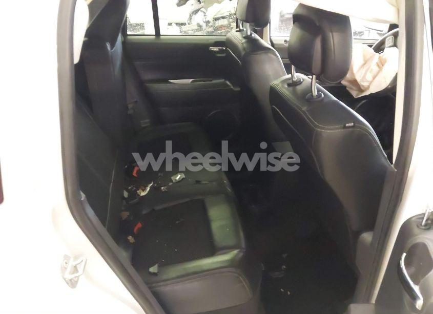 Photo 5 of 2014 Jeep Compass LATITUDE (VIN 1C4NJDEB7ED670696)