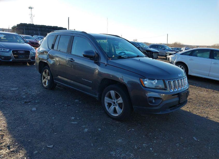 2014 Jeep Compass LATITUDE (VIN 1C4NJDEB7ED810231) main photo