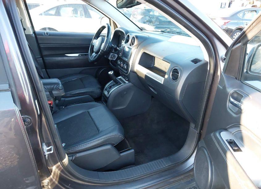 Photo 5 of 2014 Jeep Compass LATITUDE (VIN 1C4NJDEB7ED810231)