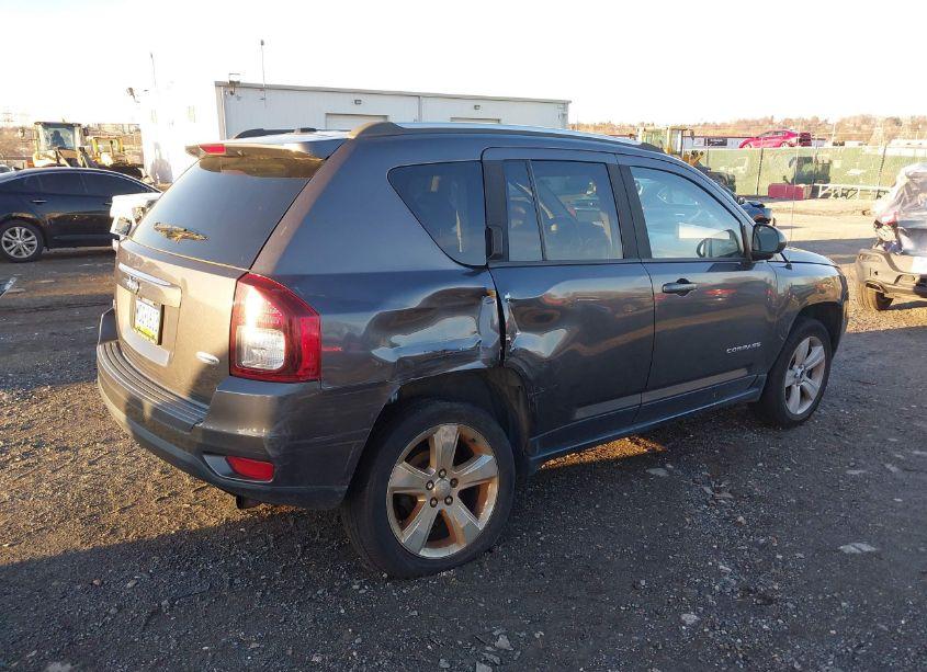 Photo 6 of 2014 Jeep Compass LATITUDE (VIN 1C4NJDEB7ED810231)