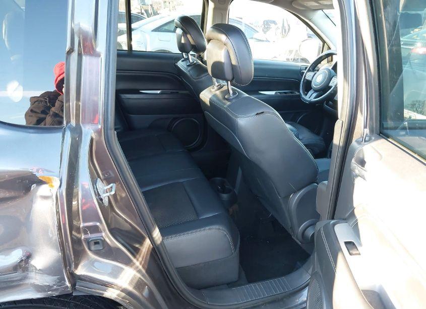 Photo 8 of 2014 Jeep Compass LATITUDE (VIN 1C4NJDEB7ED810231)