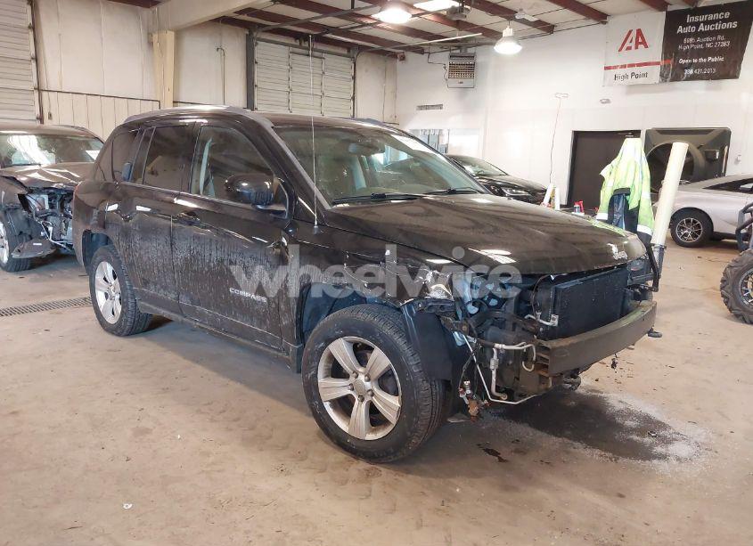 2014 Jeep Compass LATITUDE (VIN 1C4NJDEB7ED846548) main photo