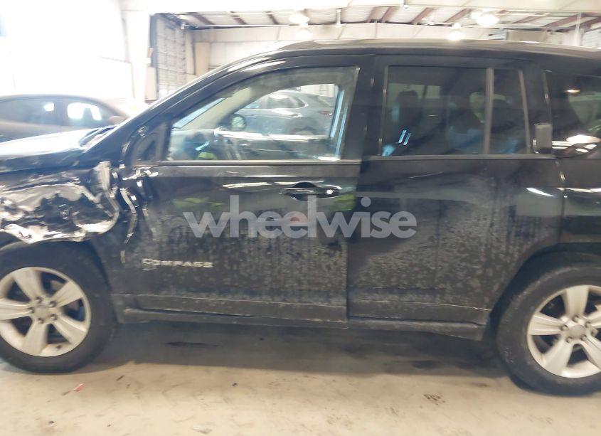 Photo 14 of 2014 Jeep Compass LATITUDE (VIN 1C4NJDEB7ED846548)