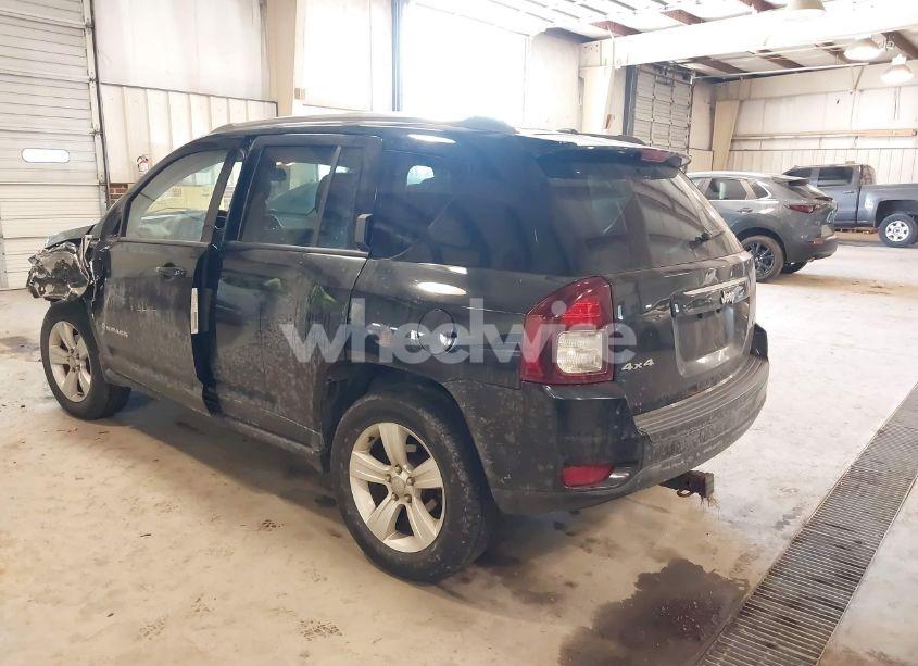 Photo 3 of 2014 Jeep Compass LATITUDE (VIN 1C4NJDEB7ED846548)