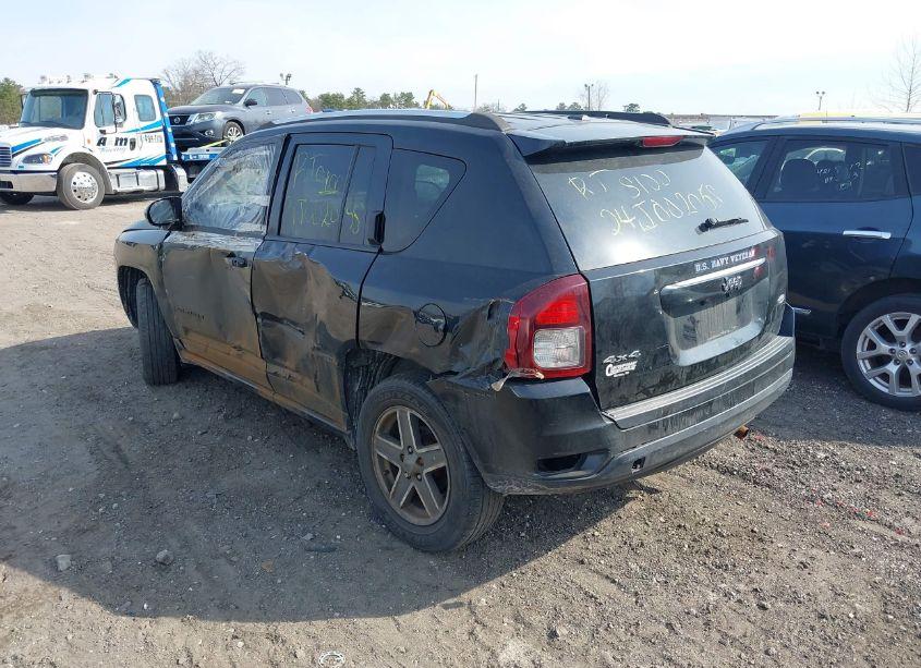 Photo 3 of 2015 Jeep Compass LATITUDE (VIN 1C4NJDEB7FD176095)