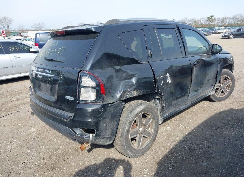 Photo 4 of 2015 Jeep Compass LATITUDE (VIN 1C4NJDEB7FD176095)