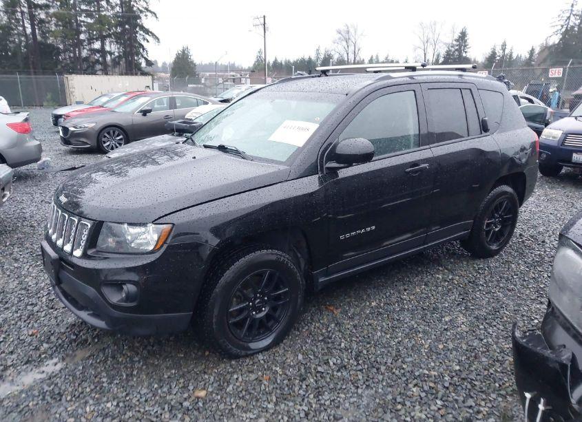 Photo 2 of 2016 Jeep Compass LATITUDE (VIN 1C4NJDEB7GD781512)