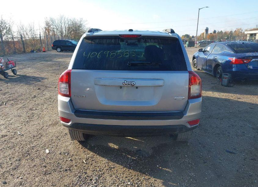 Photo 16 of 2017 Jeep Compass LATITUDE 4X4 (VIN 1C4NJDEB7HD154486)