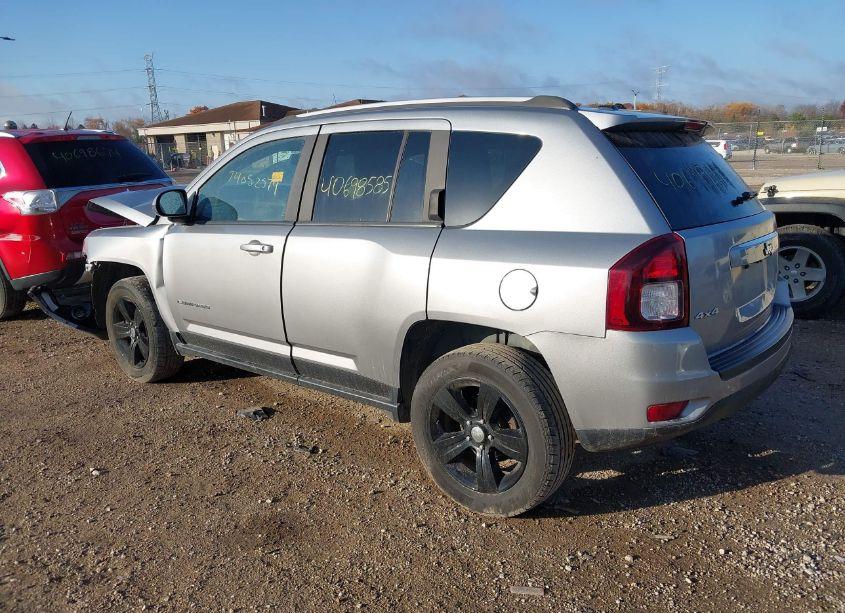 Photo 3 of 2017 Jeep Compass LATITUDE 4X4 (VIN 1C4NJDEB7HD154486)