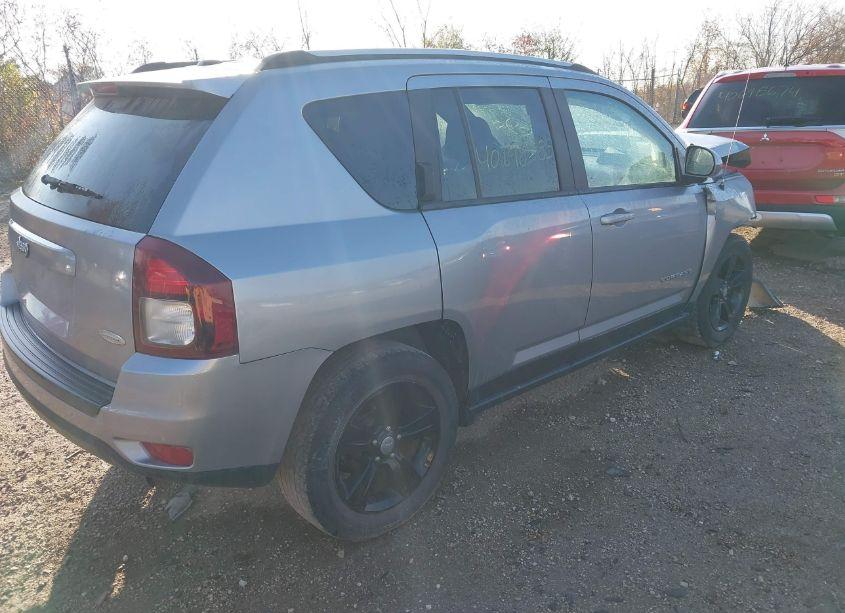 Photo 4 of 2017 Jeep Compass LATITUDE 4X4 (VIN 1C4NJDEB7HD154486)