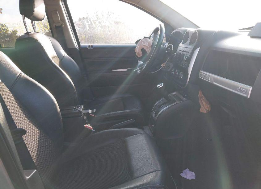 Photo 5 of 2017 Jeep Compass LATITUDE 4X4 (VIN 1C4NJDEB7HD154486)