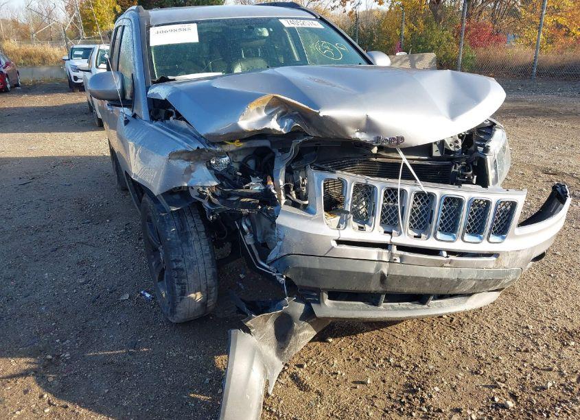 Photo 6 of 2017 Jeep Compass LATITUDE 4X4 (VIN 1C4NJDEB7HD154486)