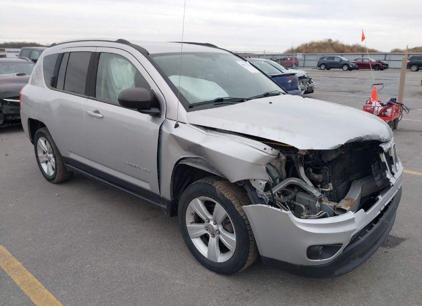 2012 Jeep Compass LATITUDE (VIN 1C4NJDEB8CD541797) main photo