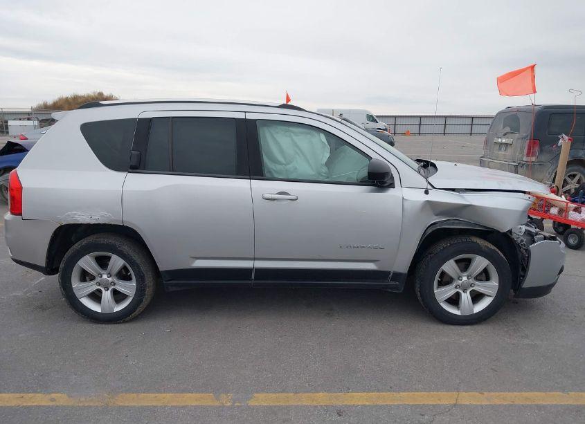 Photo 13 of 2012 Jeep Compass LATITUDE (VIN 1C4NJDEB8CD541797)