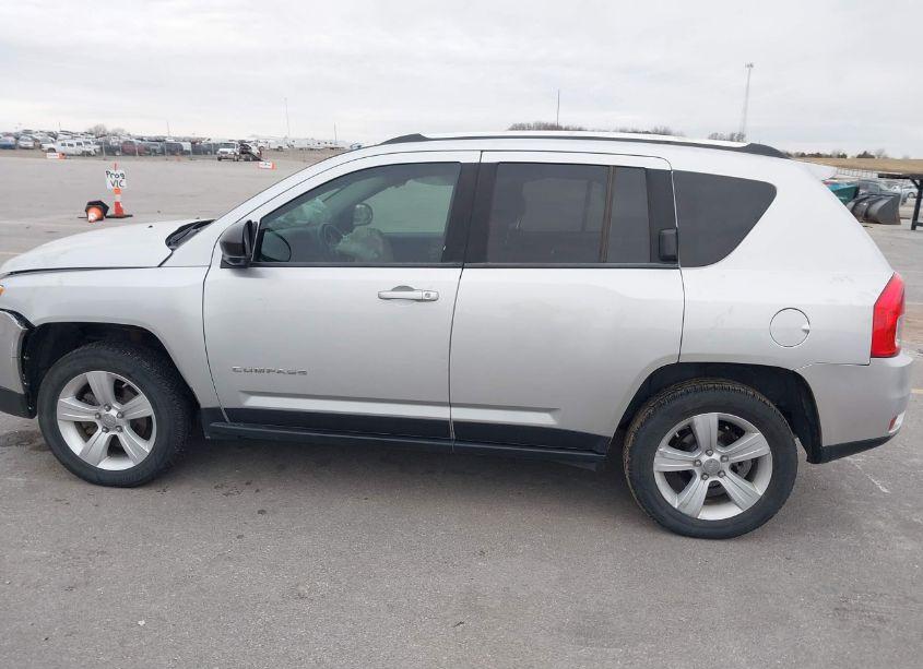 Photo 14 of 2012 Jeep Compass LATITUDE (VIN 1C4NJDEB8CD541797)